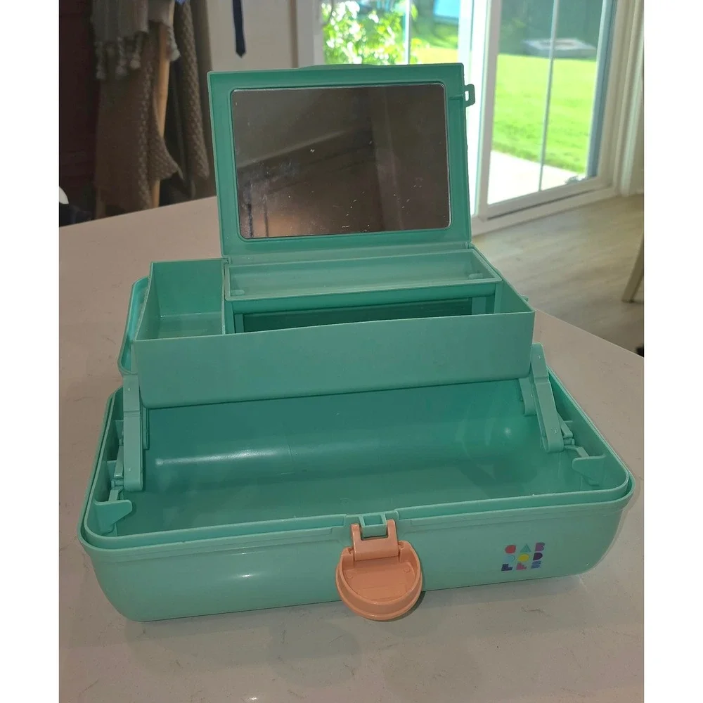 Caboodles On-The-Go Girl Makeup Case Seafoam Green Peach Vintage Style Organizer